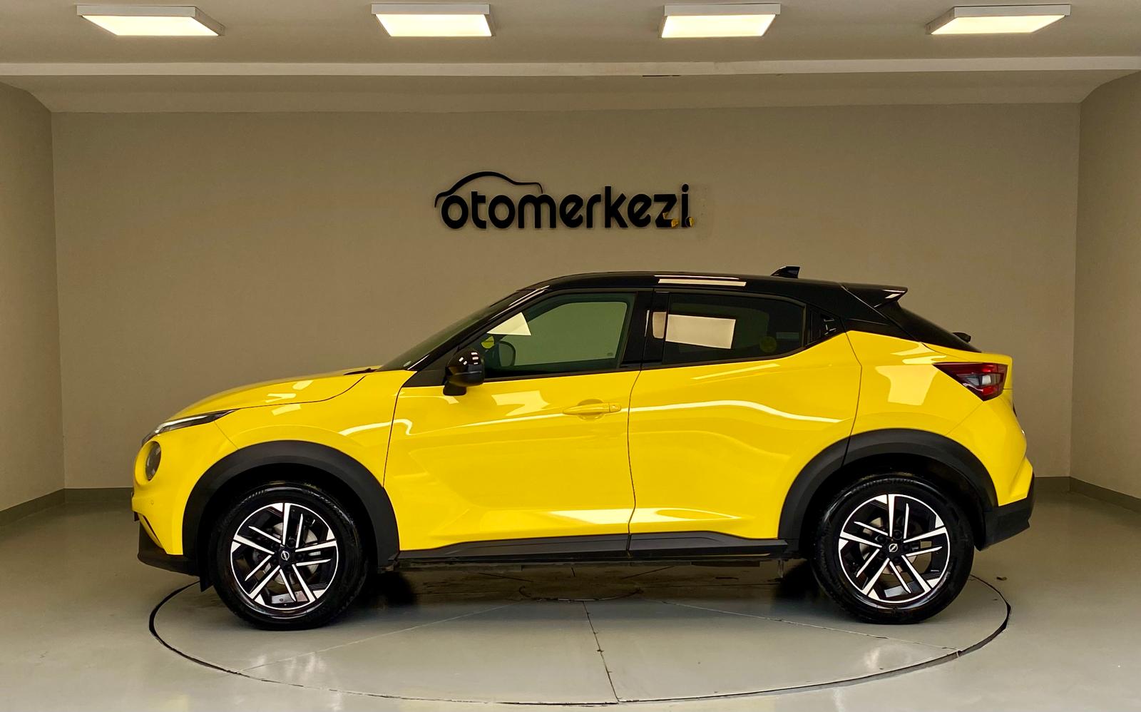 NISSAN JUKE 16